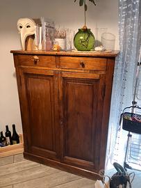 Credenza antica