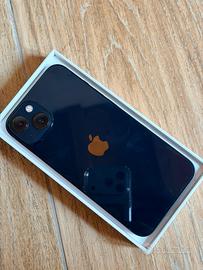 iPhone 13 da 128GB colore Blu Mezzanotte.