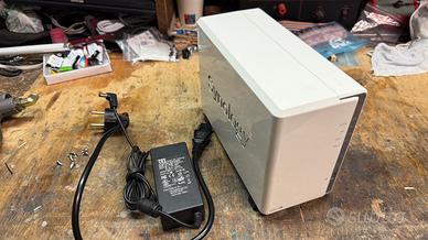 NAS Synology DS213j senza dischi