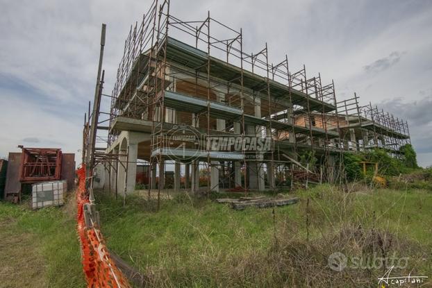 PORZIONE DI CASA IN STATO GREZZO DA FINIRE CON UN