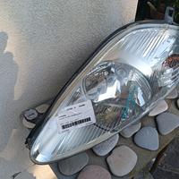 paraurti anteriore e fanale dx fiat punto 