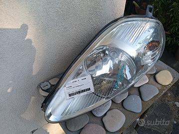 paraurti anteriore e fanale dx fiat punto 