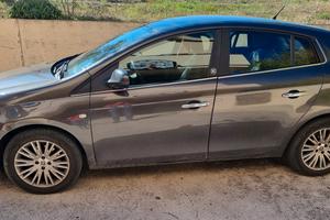 FIAT bravo 1.6 mjt 88kW 120CV DIESEL NEOPATENTIAT