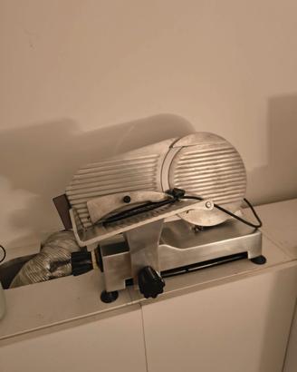Affettatrice piccola lama 26