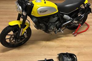 Ducati Scrambler flat track pro