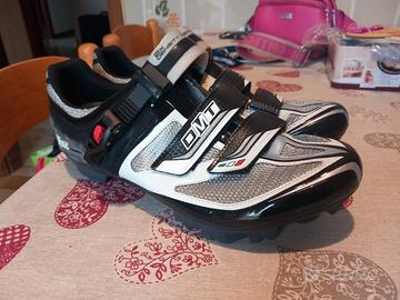 Scarpe Tg 43, con agganci Mountain Bike 