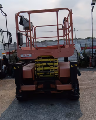 Piattaforma aerea Verticale diesel con stabilizzat