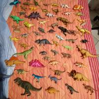 Dinosauri giocattolo 