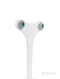 Orecchini fiore con smeraldi e diamanti