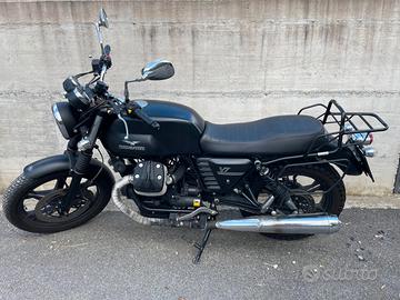 Moto Guzzi V7 - 2014