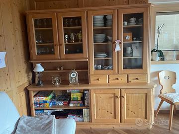 Credenza in legno massiccio