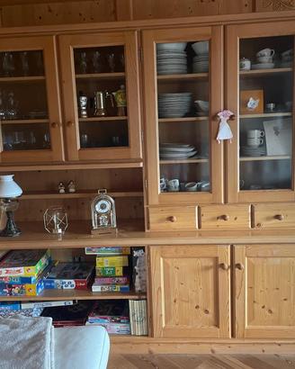 Credenza in legno massiccio