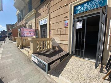 NEGOZIO A GENOVA