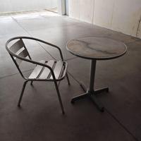 4 sedie + tavolo da esterni in alluminio.