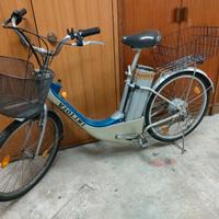 Bicicletta pedalata assistita