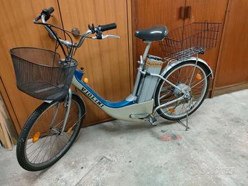 Bicicletta pedalata assistita