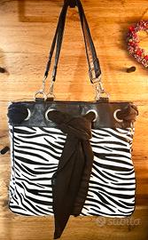 Elegante e Audace: Borsa Shopper Stampa Zebrata