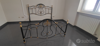 Letto matrimoniale in ferro battuto