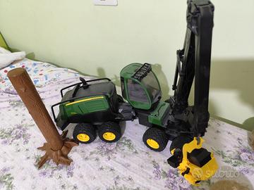 Trattore Bruder con tronco