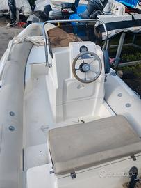 Lomac 5,20 con motore Yamaha F40