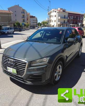 AUDI Q2 business s tronic