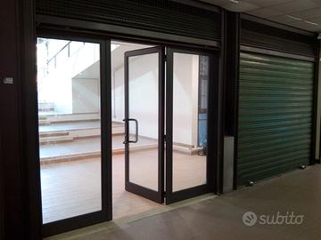 Negozio Spinaceto Galleria Garda Due