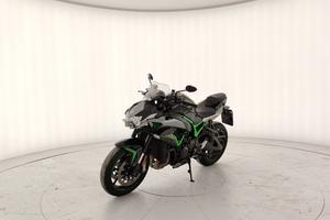 Kawasaki ZH2 - Metallic Graphite Gray U9665