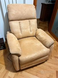 Potrona a sollevamento elettrico per anziani