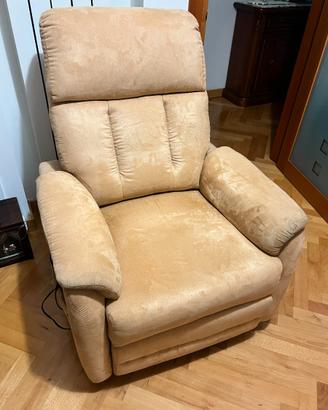 Potrona a sollevamento elettrico per anziani