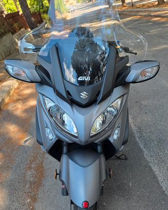 Suzuki Burgman 650 Executive 9/2017 Permuto