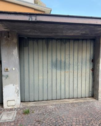 Garage box limbiate via monte bianco 48