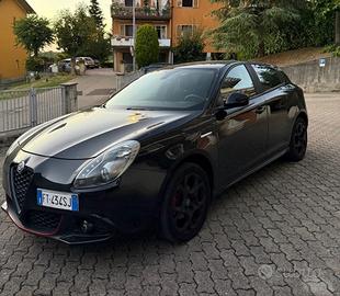 Alfa Romeo Giulietta Total black