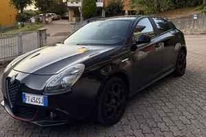 Alfa Romeo Giulietta Total black