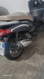 moto piaggio Beverly 250
