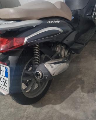 moto piaggio Beverly 250