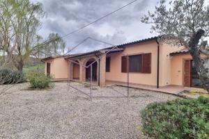 Rustico / Casale di 195 m² con più di 5 locali a M