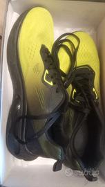 scarpe  da ginnastica. 