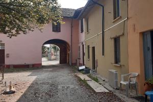 Vendita bilocale in antica corte a San Zenone Po