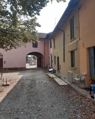 Vendita bilocale in antica corte a San Zenone Po