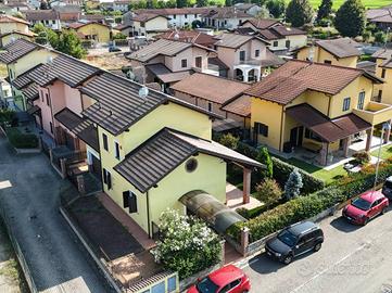 Villa di 173 m² con 4 locali e box auto a Pezzana