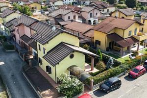 Villa di 173 m² con 4 locali e box auto a Pezzana
