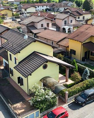 Villa di 173 m² con 4 locali e box auto a Pezzana