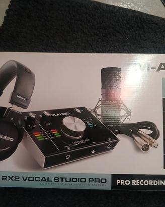 M TRACK 2X2 VOCAL STUDIO PRO