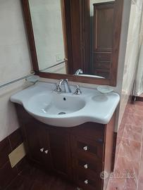 mobile bagno con specchio e lampade 
