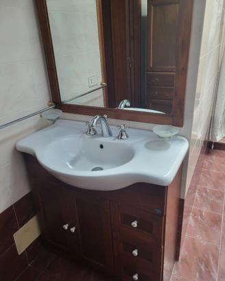 mobile bagno con specchio e lampade 