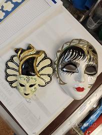 Maschere in ceramica da appendere 