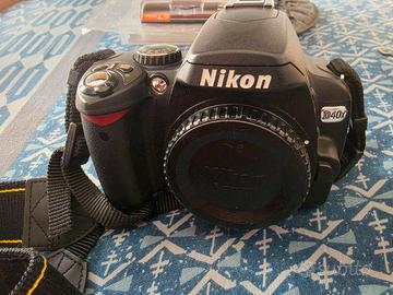 Nikon D40x + Battery Grip BP-D3000 + Batteria MTB