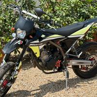 Moto Fantic XMF motard 125