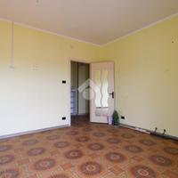 3 LOCALI A CASTELFIDARDO