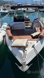 Gaia open 7m in rimessaggio a Policastro